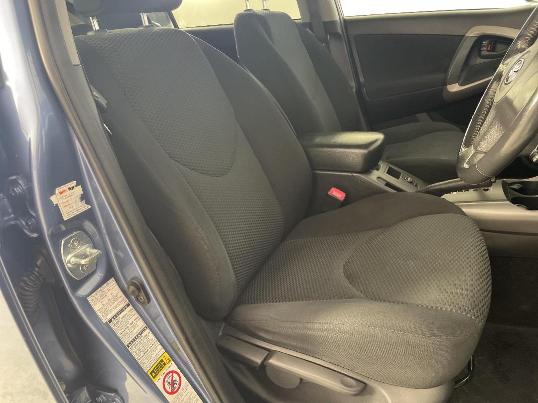 Photo '16' of Toyota Rav4