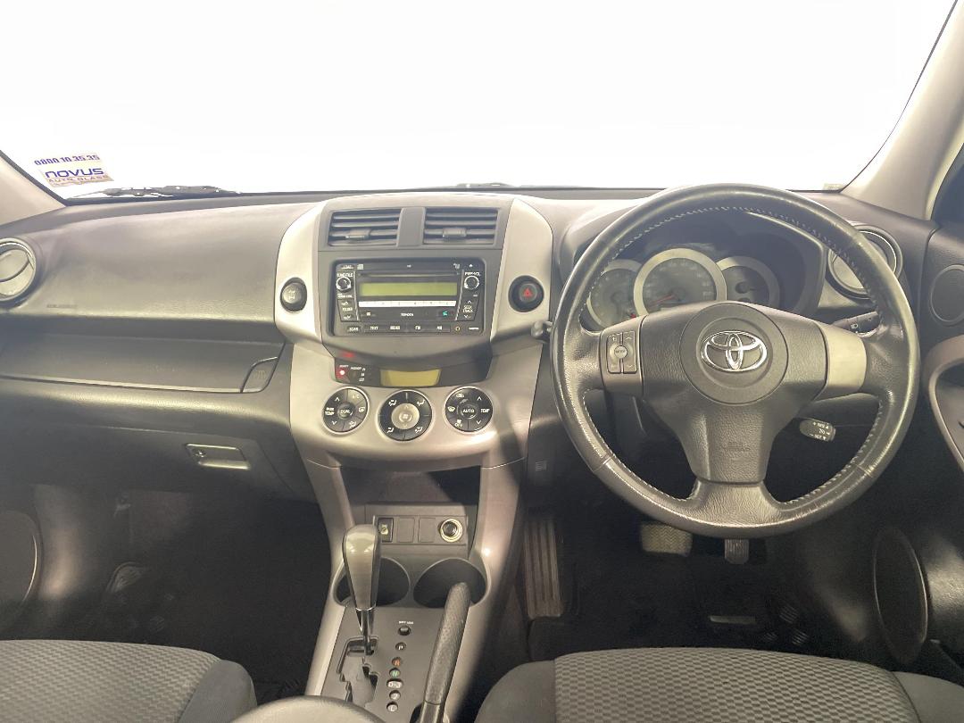 Photo '17' of Toyota Rav4