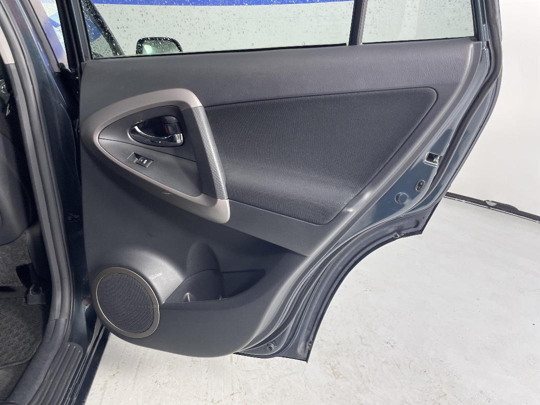 Photo '19' of Toyota Rav4