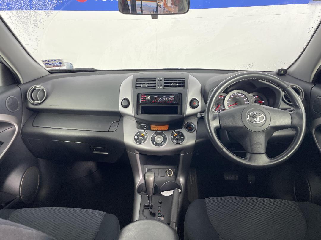 Photo '17' of Toyota Rav4