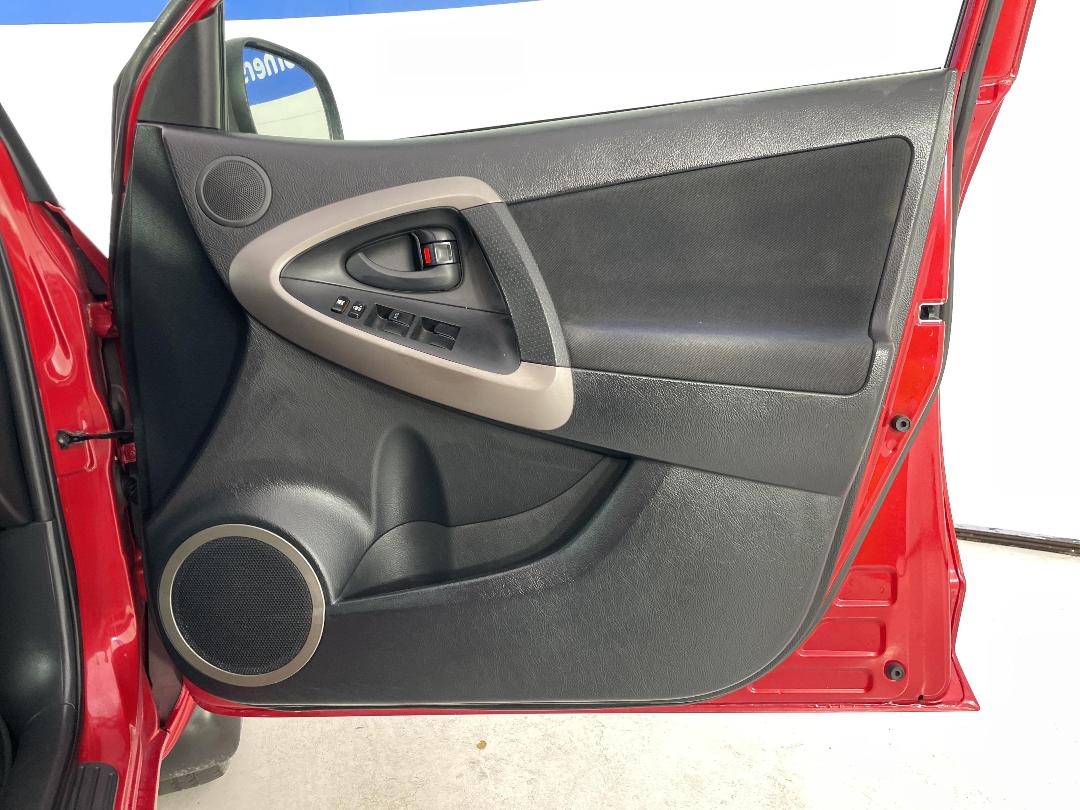 Photo '15' of Toyota Rav4