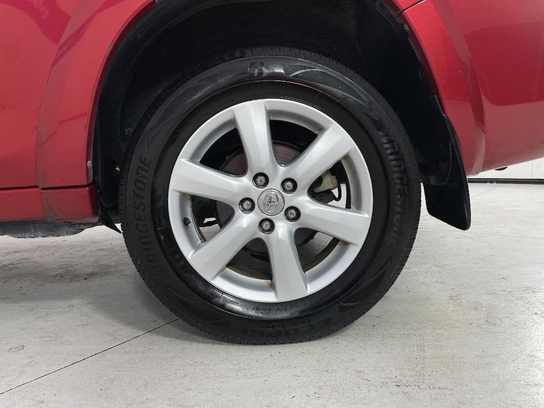 Photo '11' of Toyota Rav4