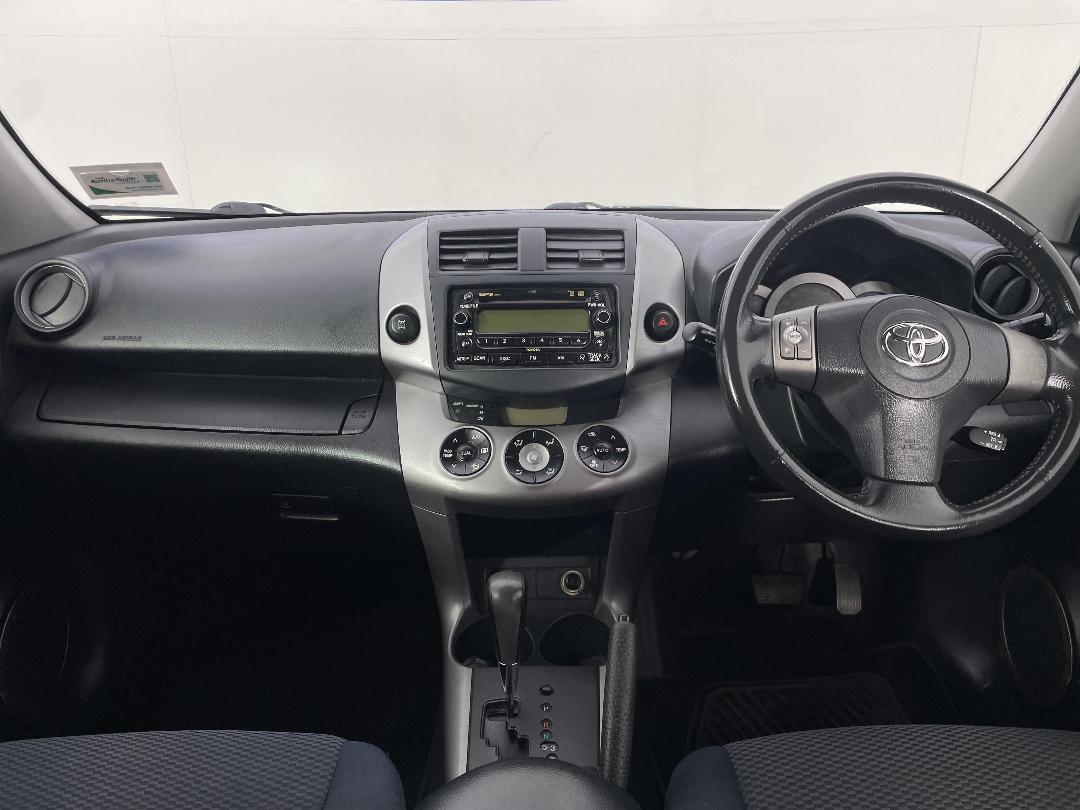 Photo '17' of Toyota Rav4