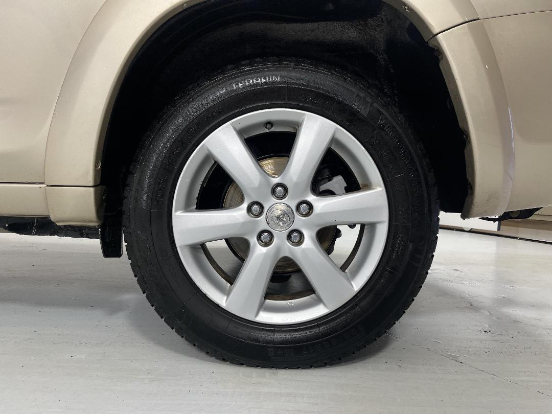 Photo '11' of Toyota Rav4