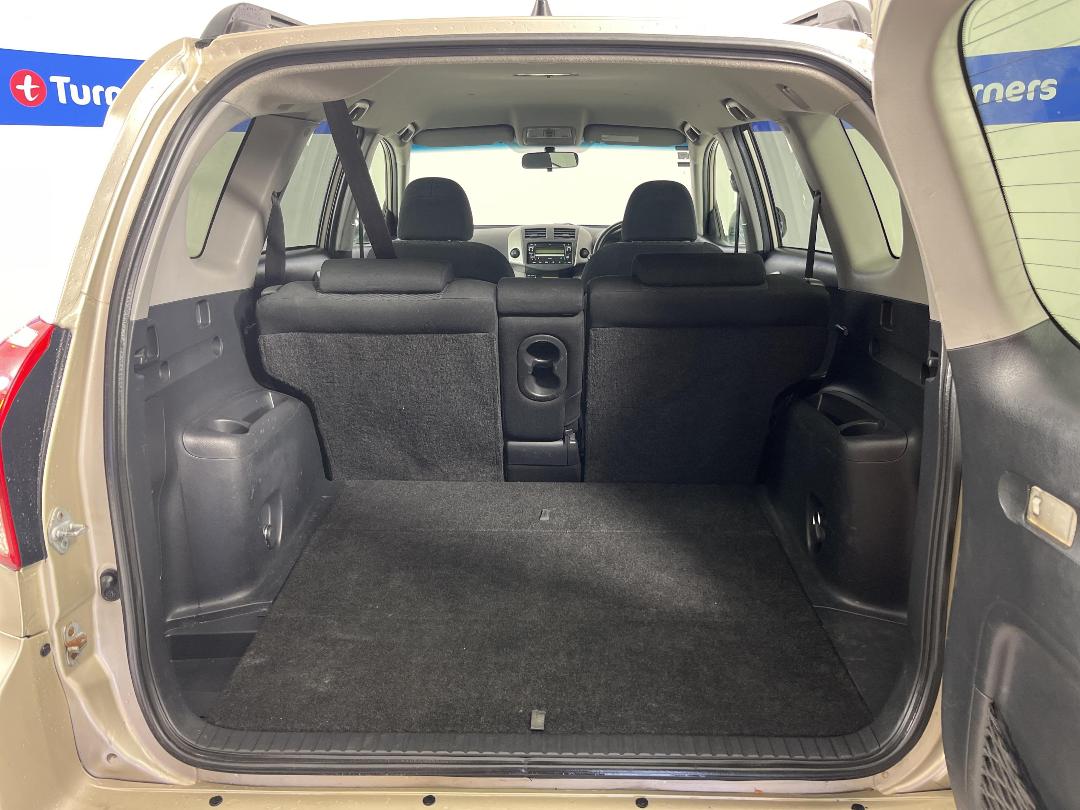 Photo '14' of Toyota Rav4