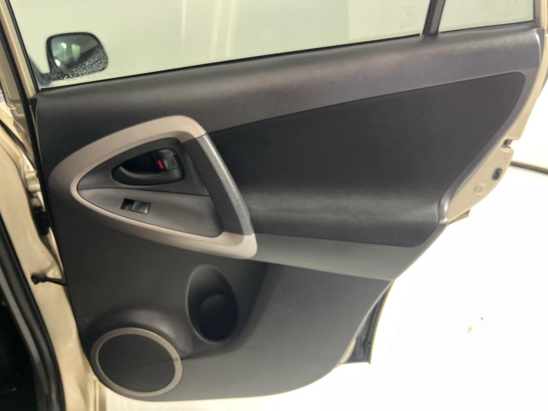 Photo '19' of Toyota Rav4