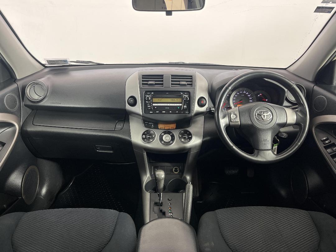 Photo '17' of Toyota Rav4