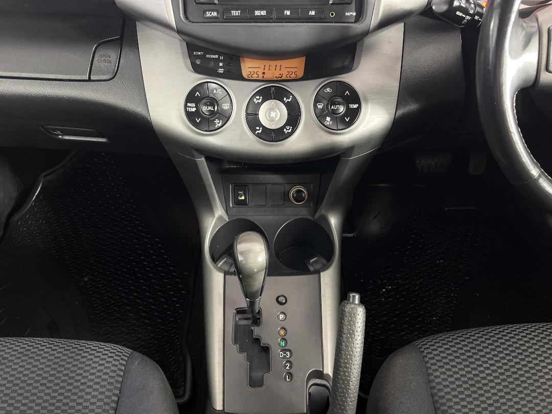 Photo '18' of Toyota Rav4