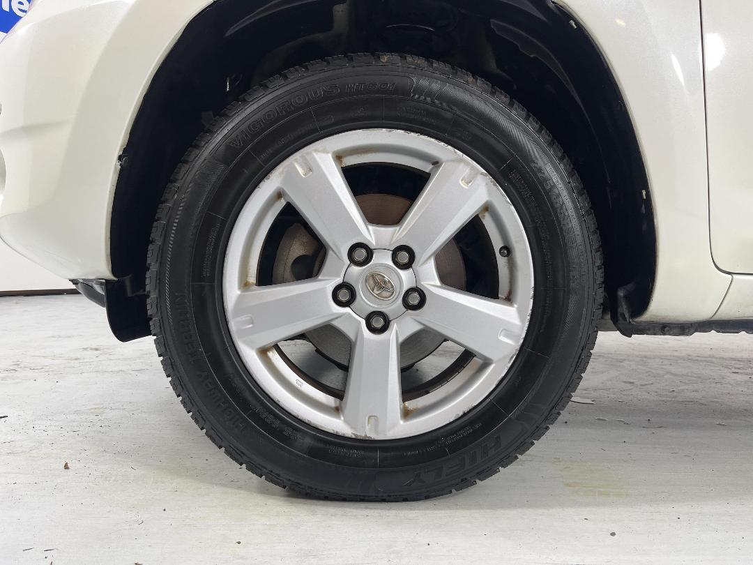 Photo '10' of Toyota Rav4 Photo '10' of Toyota Rav4