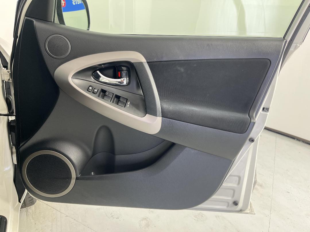 Photo '15' of Toyota Rav4 Photo '15' of Toyota Rav4