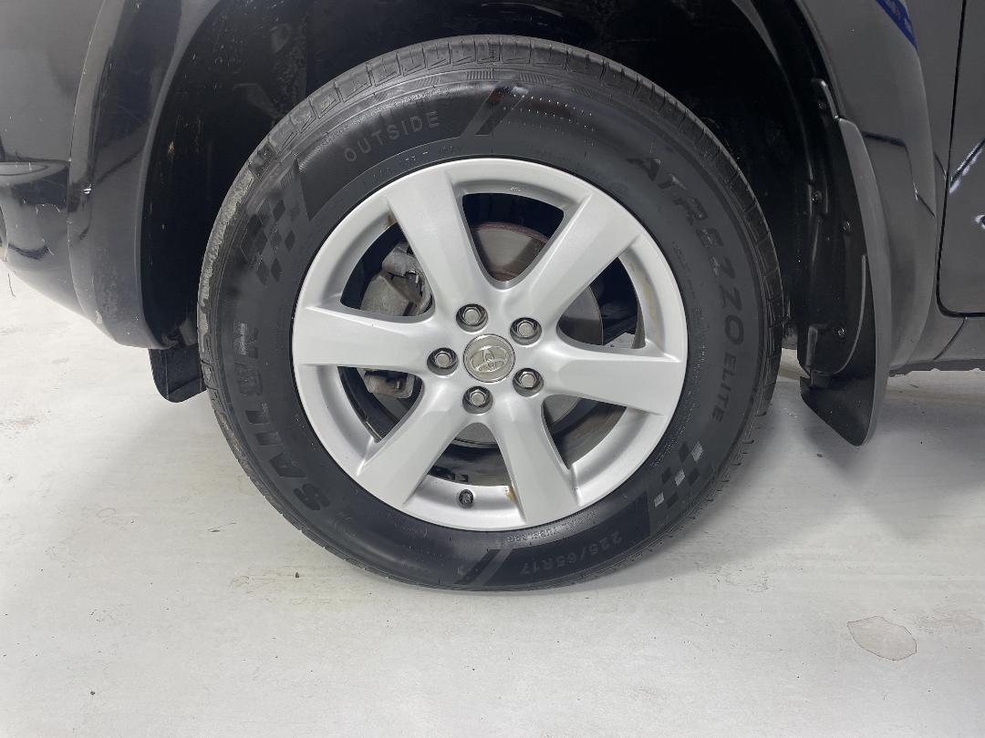 Photo '10' of Toyota Rav4 Photo '10' of Toyota Rav4