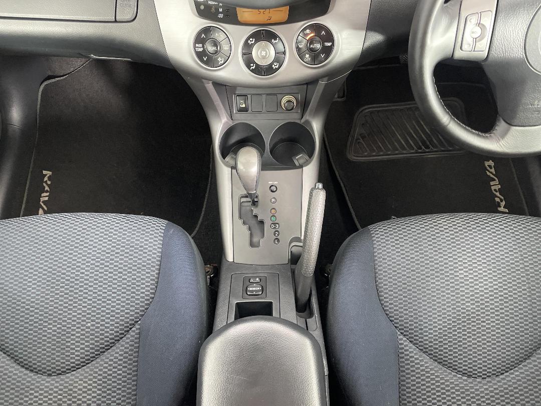 Photo '18' of Toyota Rav4 Photo '18' of Toyota Rav4