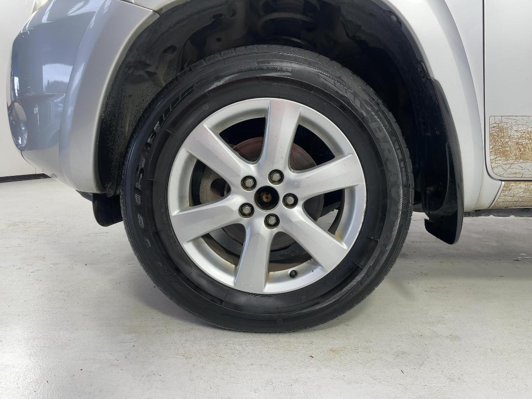 Photo '10' of Toyota Rav4 Photo '10' of Toyota Rav4