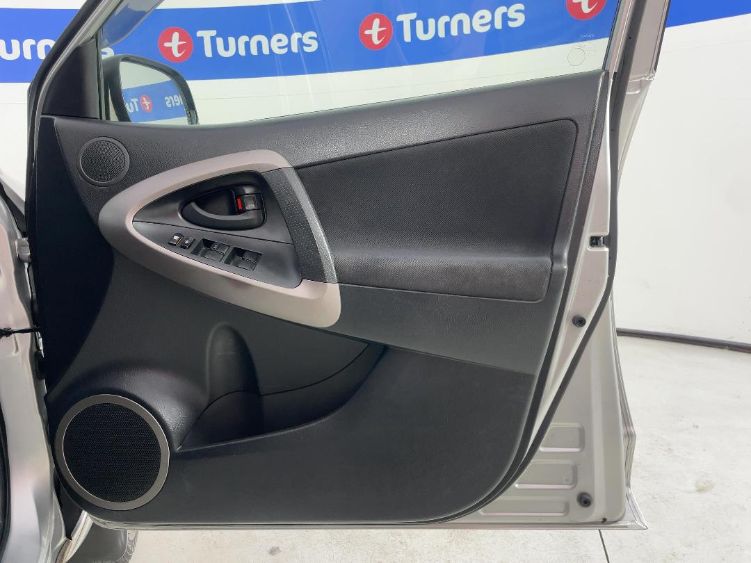 Photo '15' of Toyota Rav4 Photo '15' of Toyota Rav4