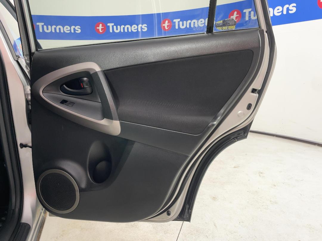 Photo '19' of Toyota Rav4 Photo '19' of Toyota Rav4