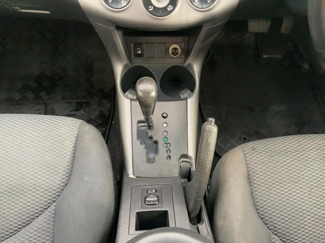 Photo '18' of Toyota Rav4 Photo '18' of Toyota Rav4