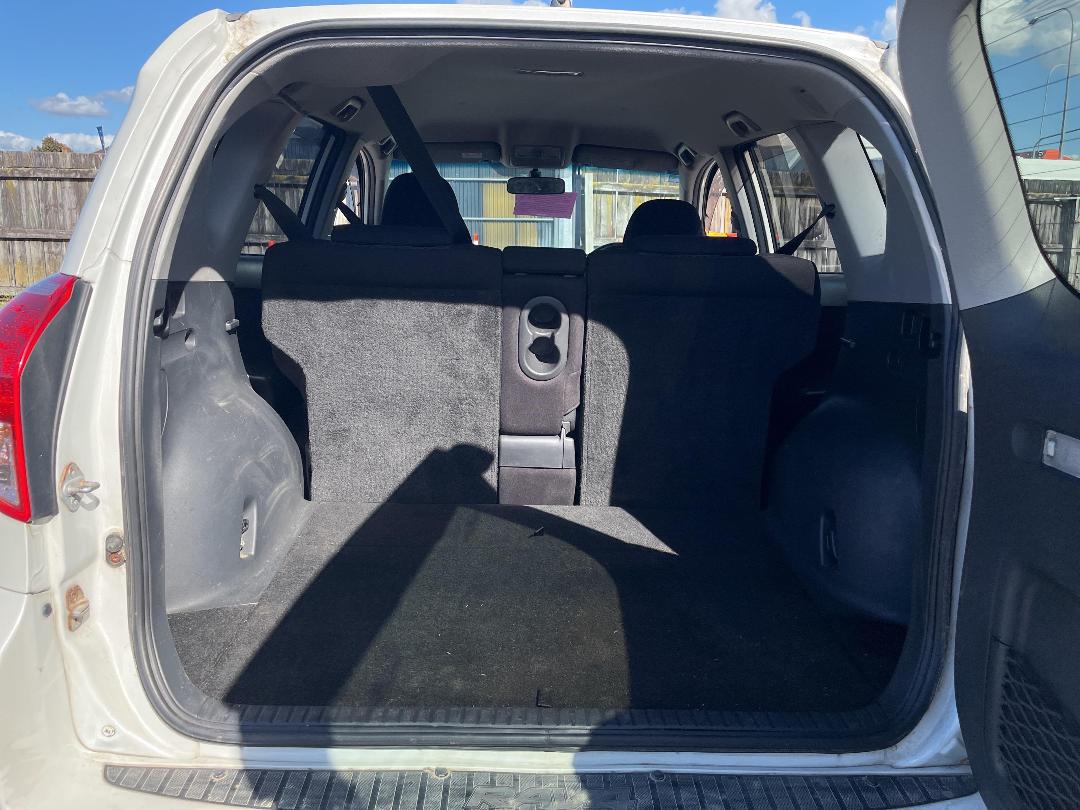 Photo '12' of Toyota Rav4