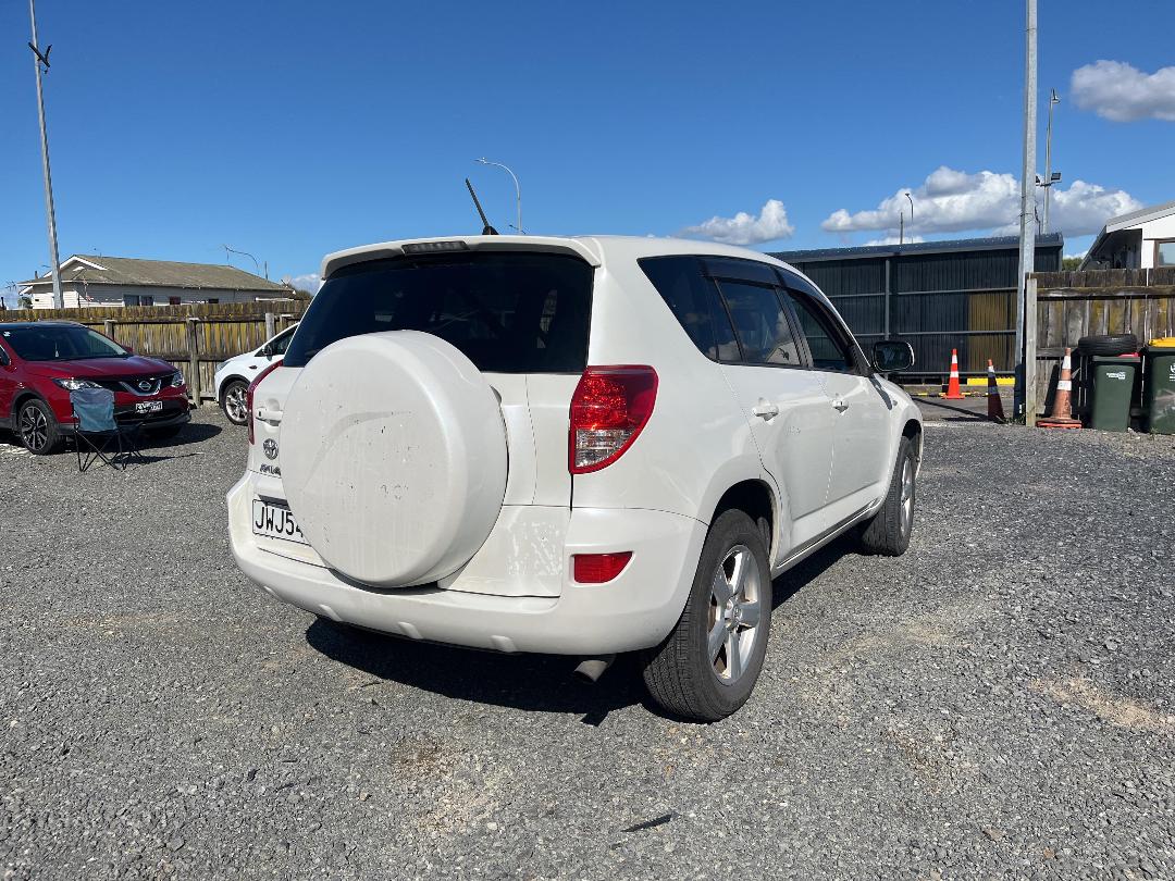 Photo '6' of Toyota Rav4