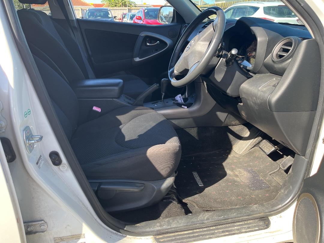 Photo '14' of Toyota Rav4