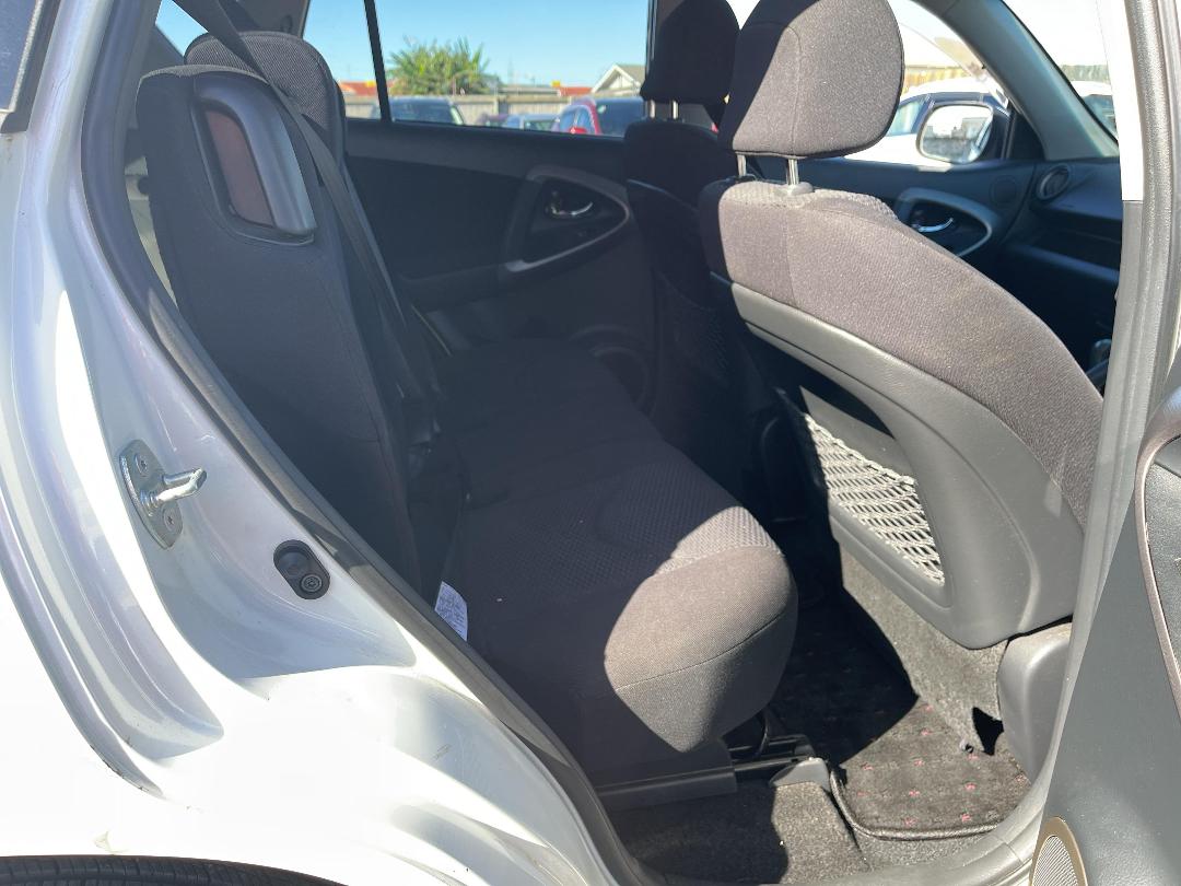 Photo '18' of Toyota Rav4