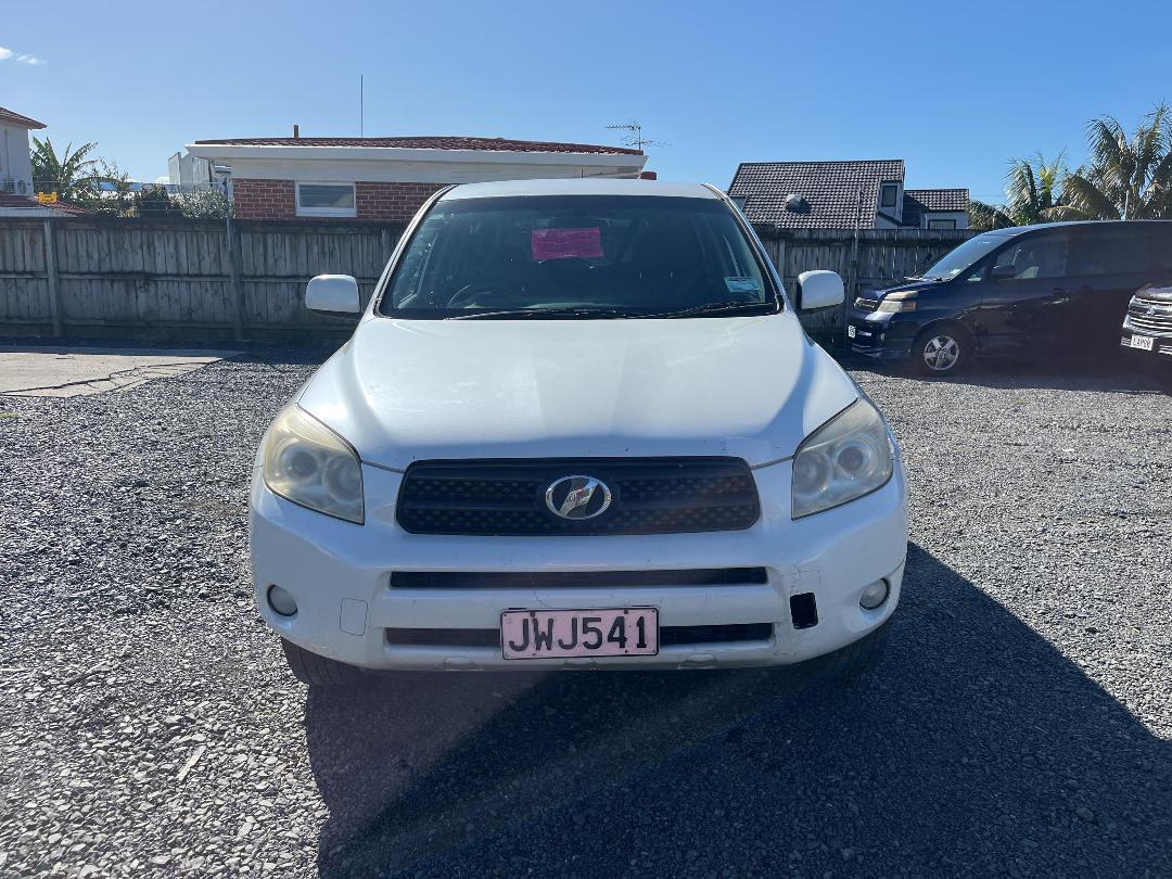 Photo '2' of Toyota Rav4