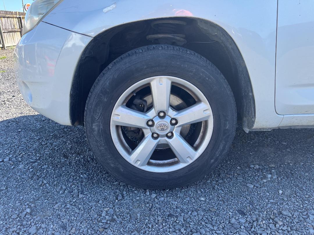 Photo '8' of Toyota Rav4