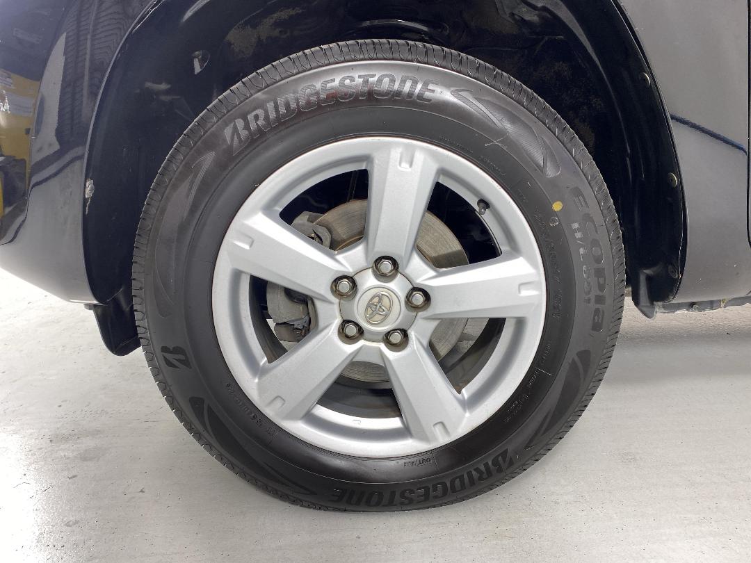 Photo '10' of Toyota Rav4