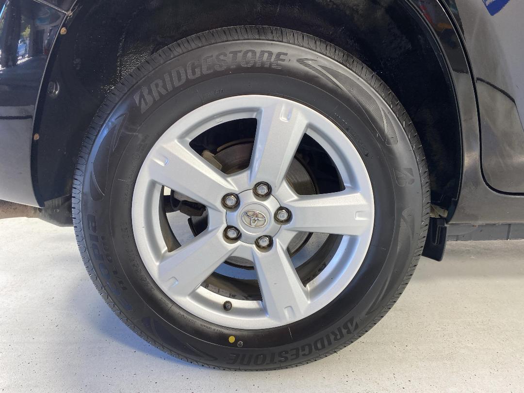 Photo '12' of Toyota Rav4