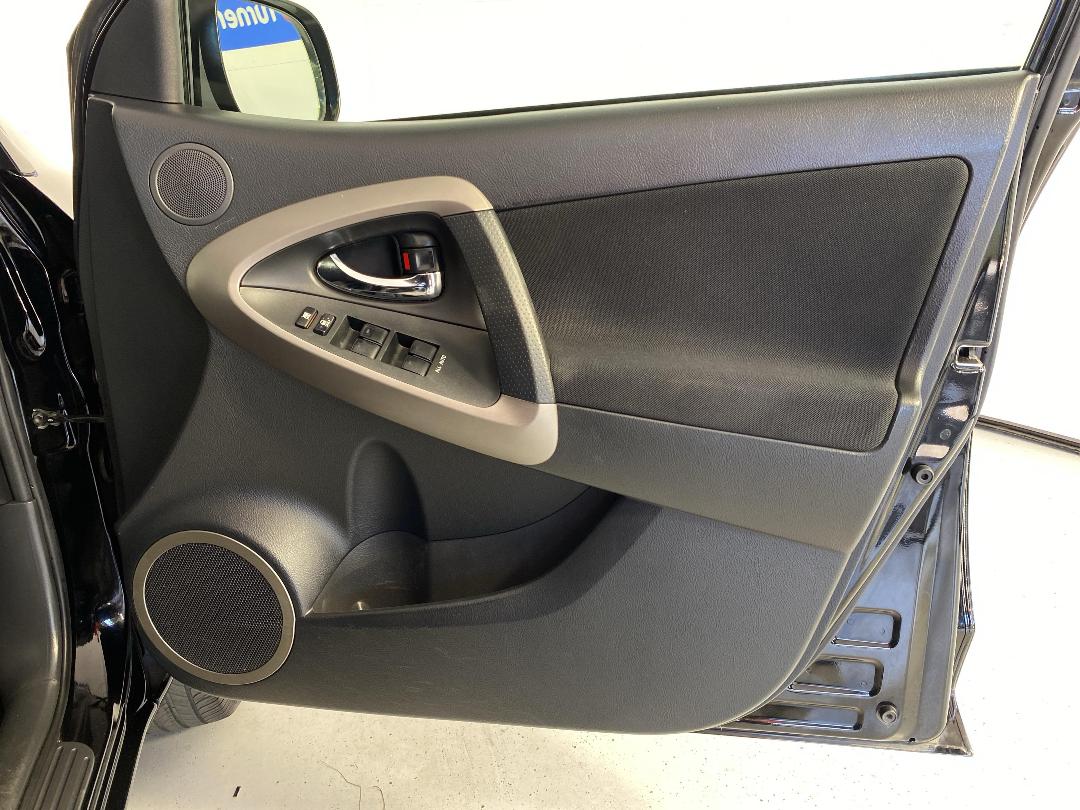 Photo '15' of Toyota Rav4