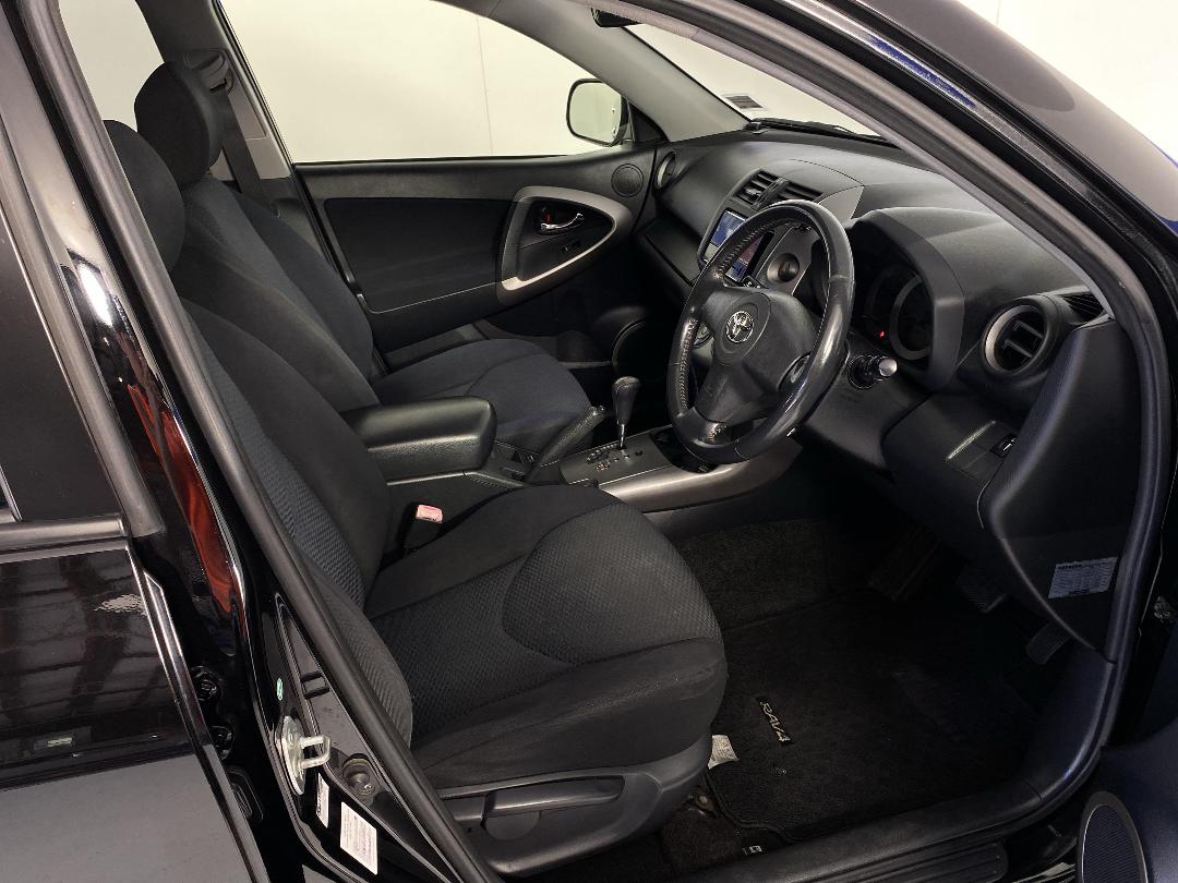 Photo '16' of Toyota Rav4