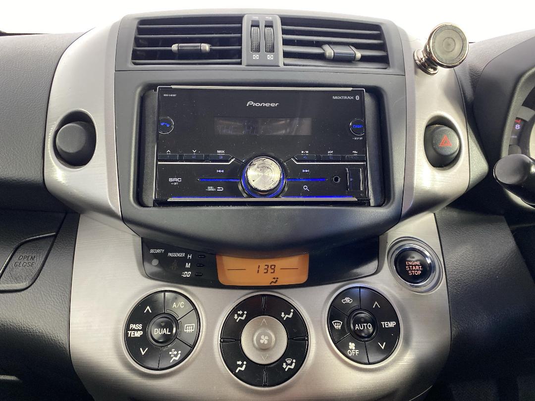 Photo '18' of Toyota Rav4