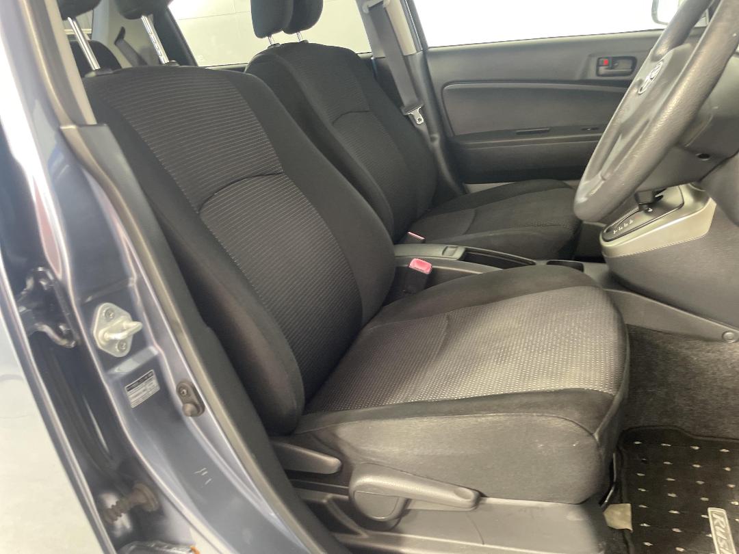 Photo '16' of Toyota Rush Photo '16' of Toyota Rush