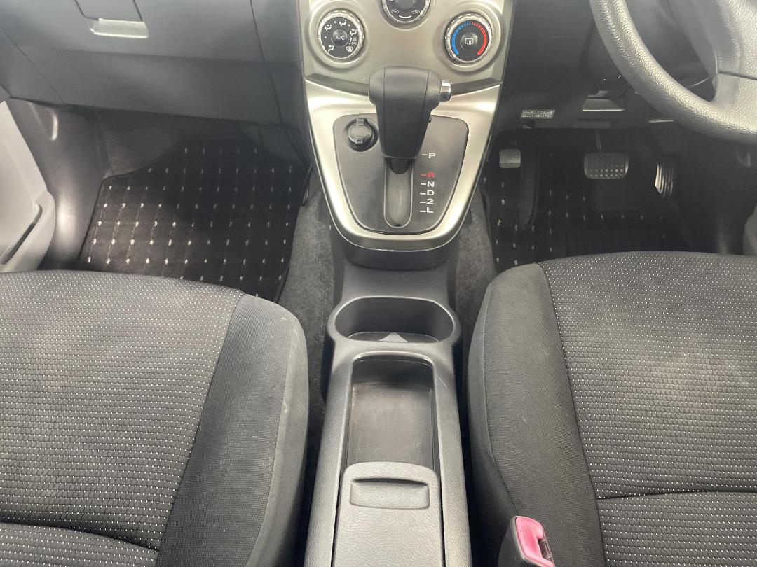 Photo '18' of Toyota Rush Photo '18' of Toyota Rush