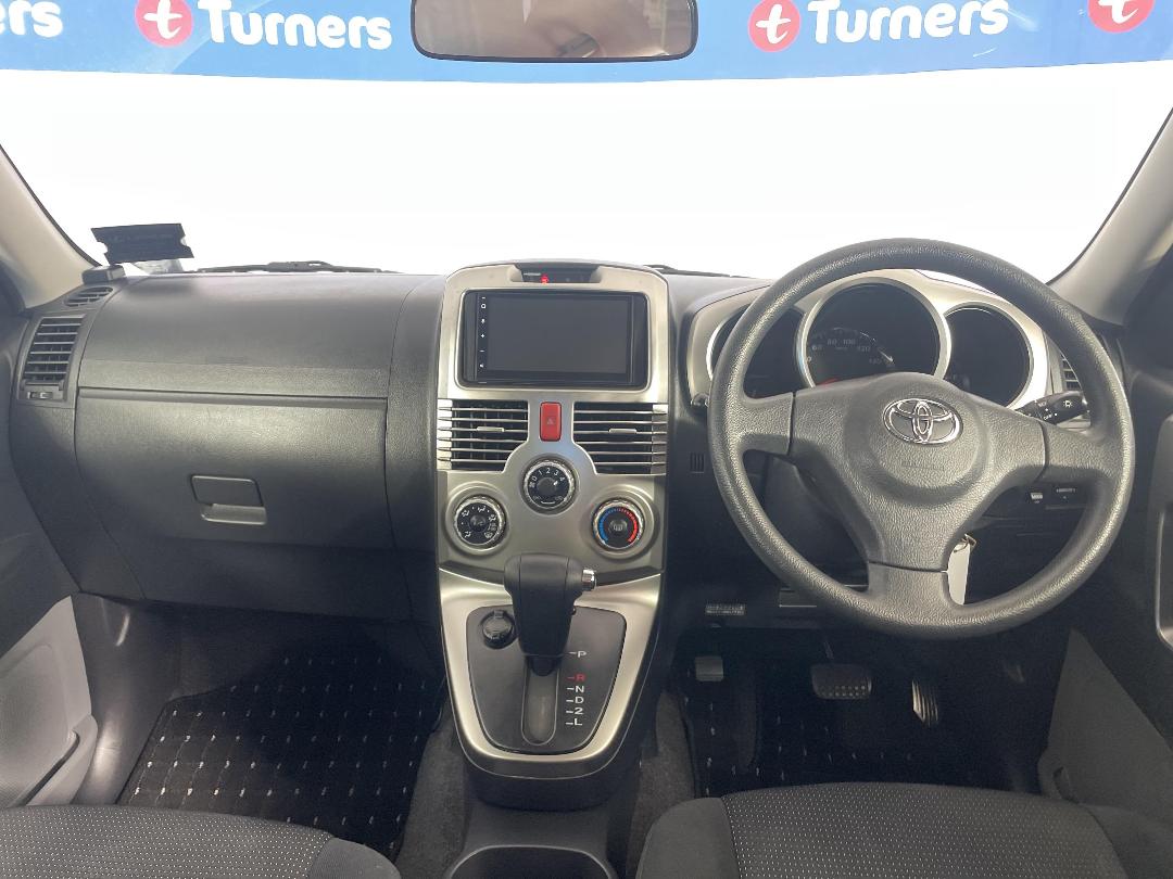 Photo '17' of Toyota Rush Photo '17' of Toyota Rush