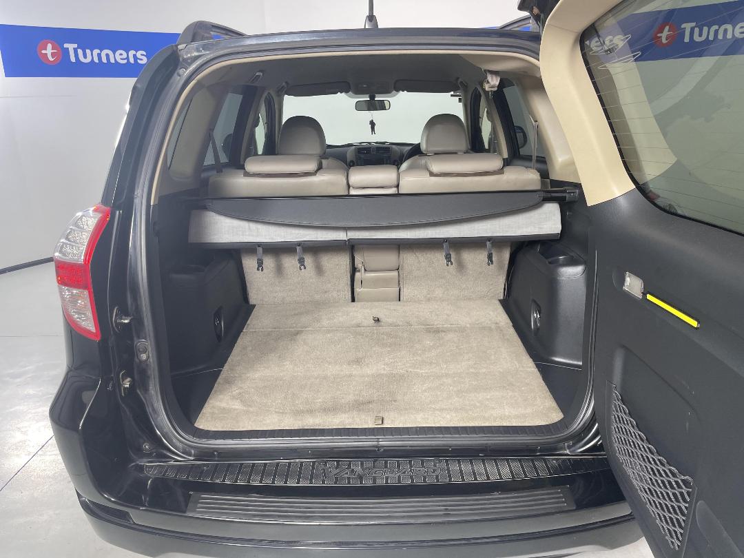 Photo '14' of Toyota Vanguard