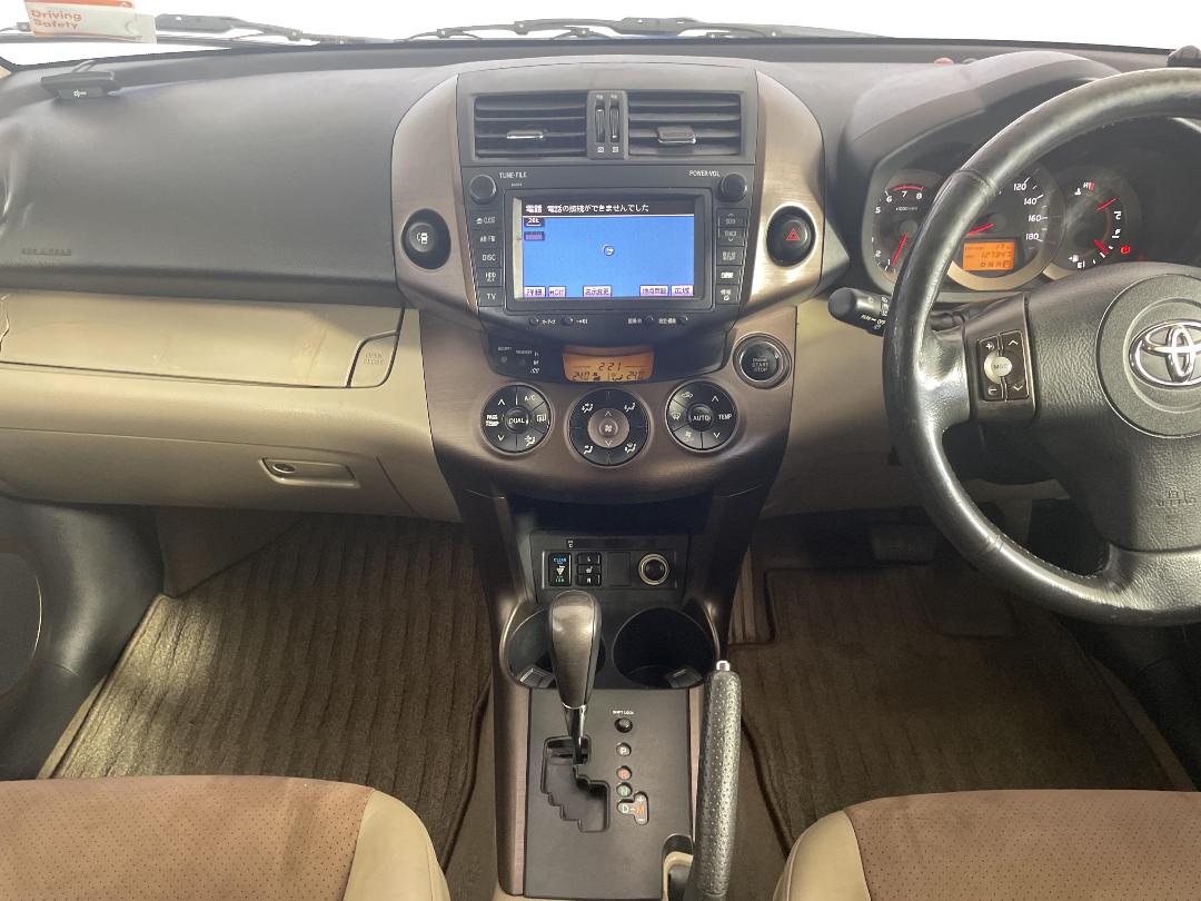 Photo '18' of Toyota Vanguard