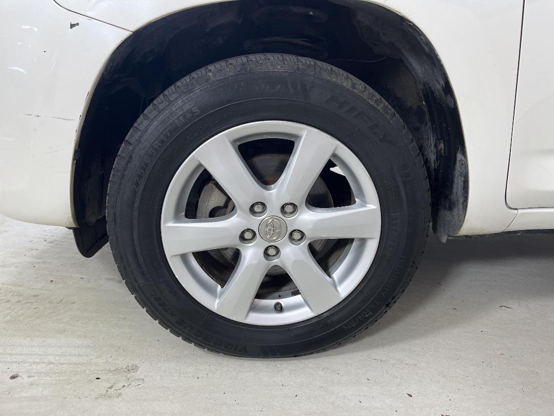 Photo '10' of Toyota Vanguard