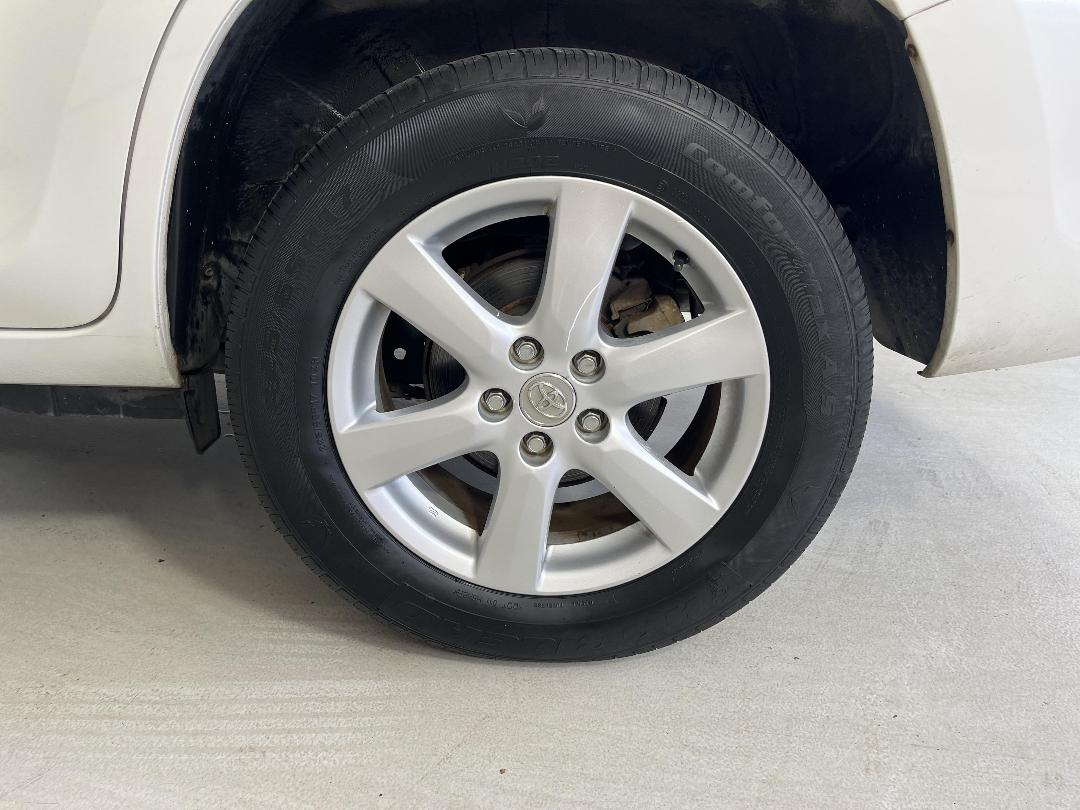 Photo '11' of Toyota Vanguard