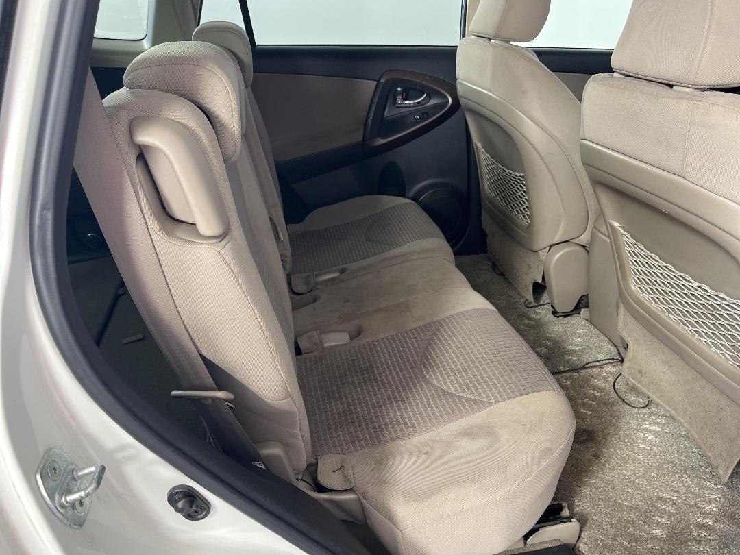 Photo '20' of Toyota Vanguard