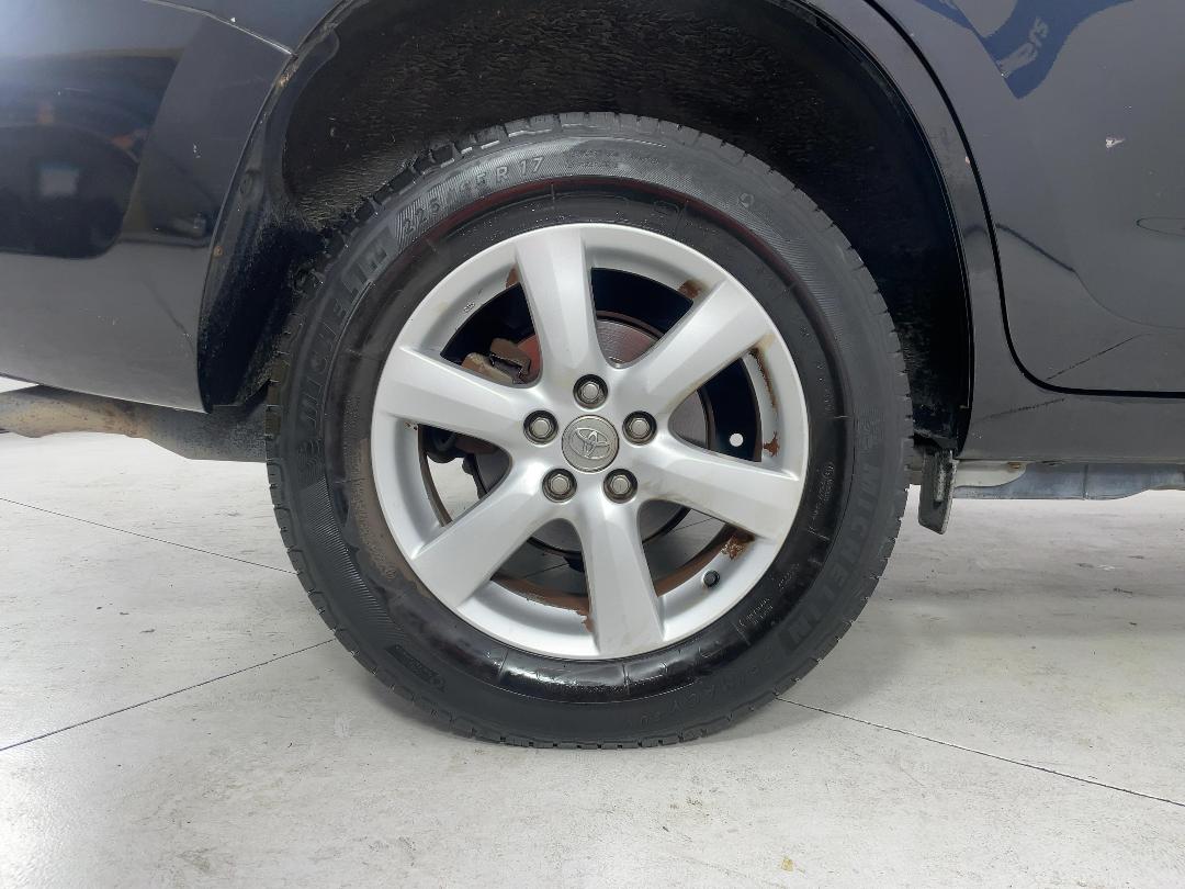 Photo '12' of Toyota Vanguard