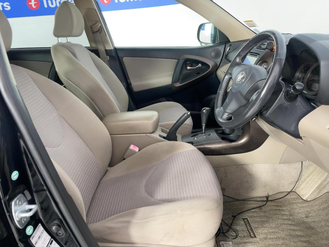 Photo '16' of Toyota Vanguard