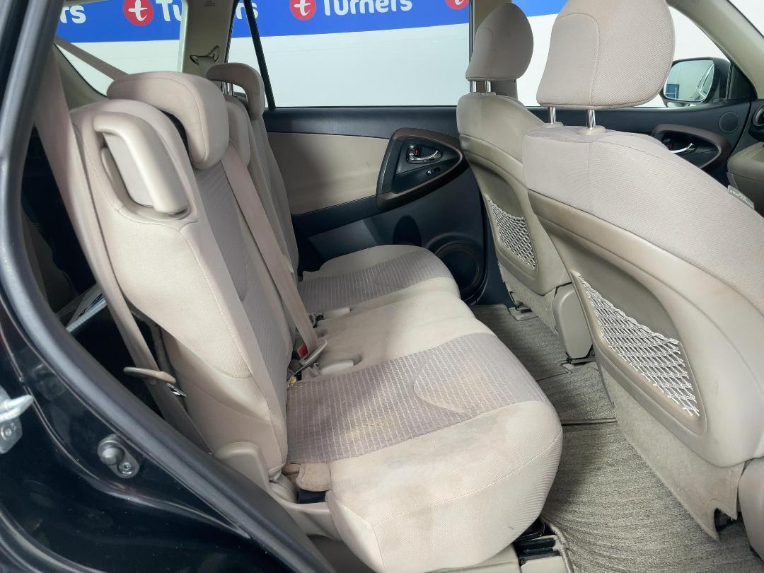 Photo '20' of Toyota Vanguard