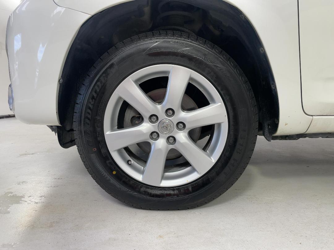 Photo '10' of Toyota Vanguard