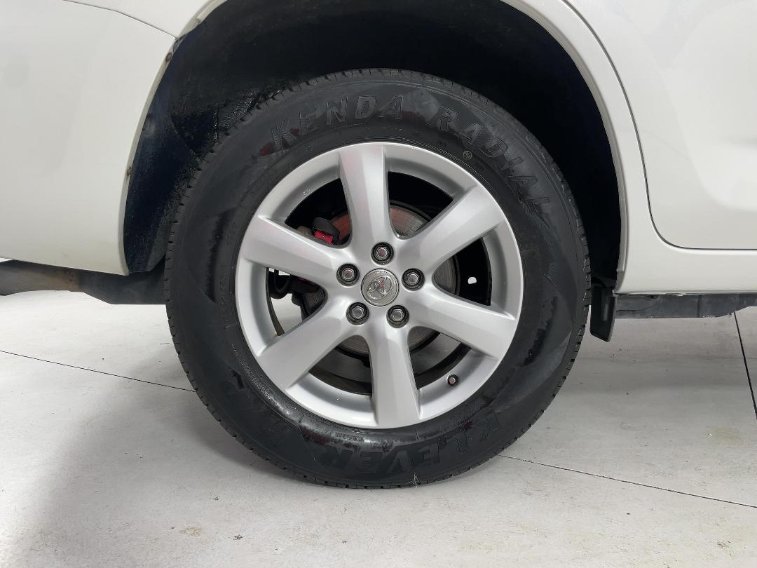 Photo '12' of Toyota Vanguard