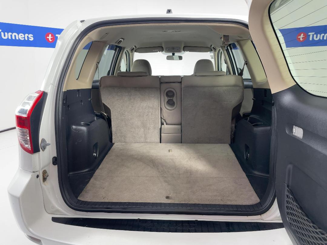 Photo '14' of Toyota Vanguard