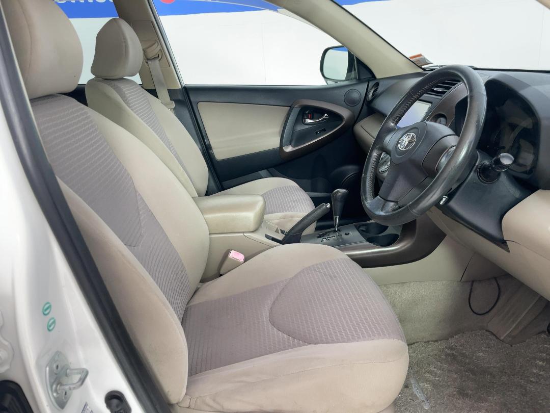 Photo '16' of Toyota Vanguard