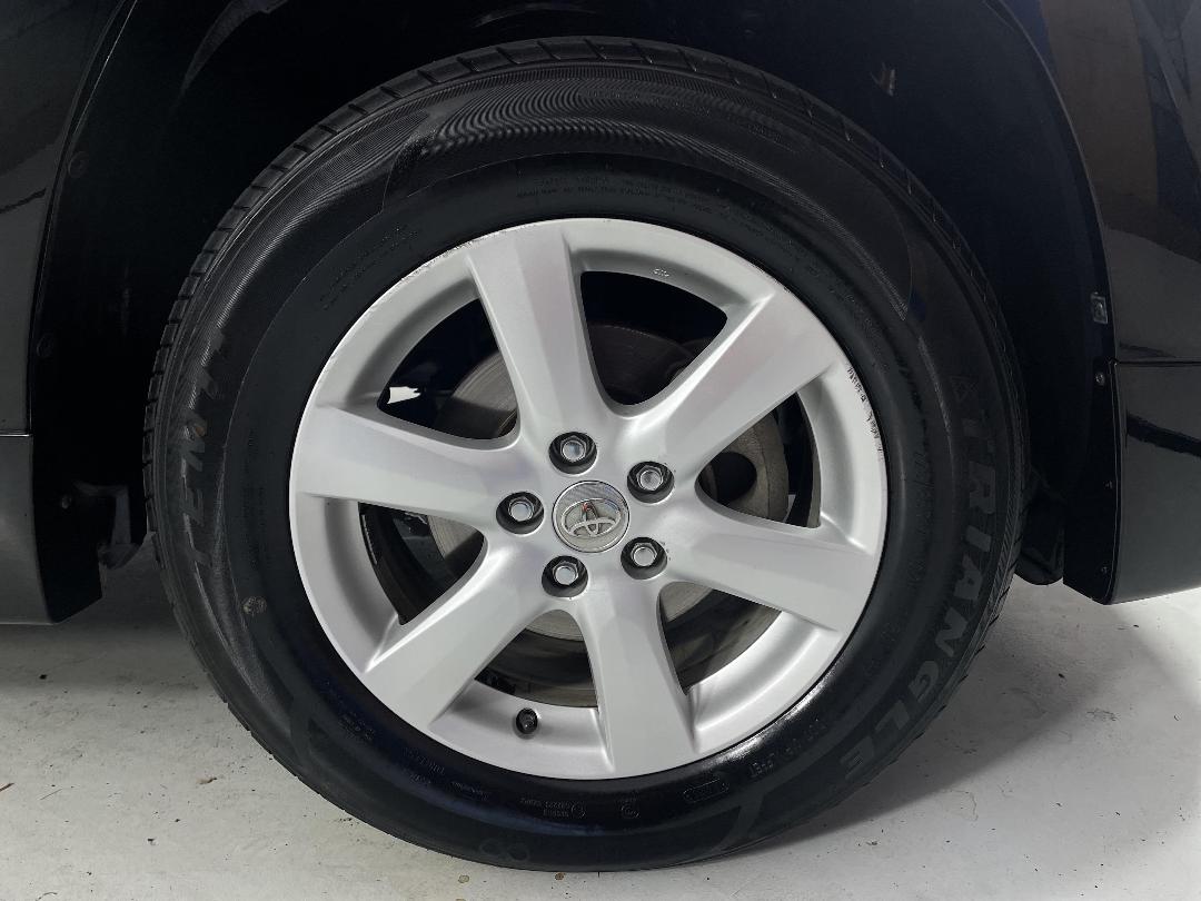 Photo '9' of Toyota Vanguard