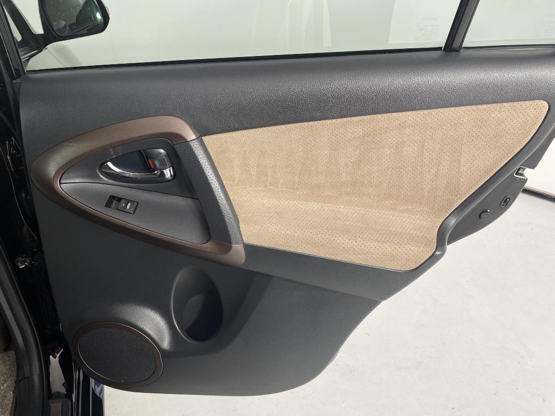 Photo '19' of Toyota Vanguard