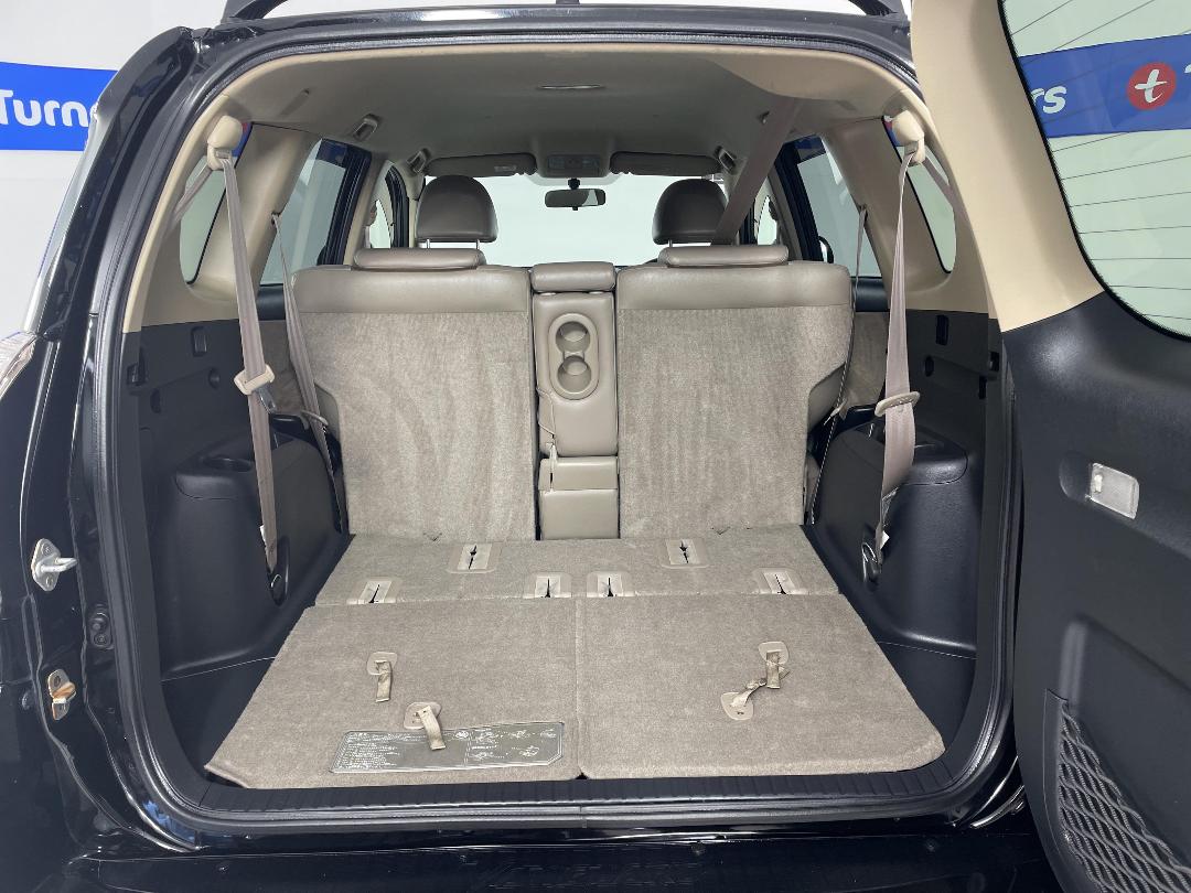 Photo '14' of Toyota Vanguard