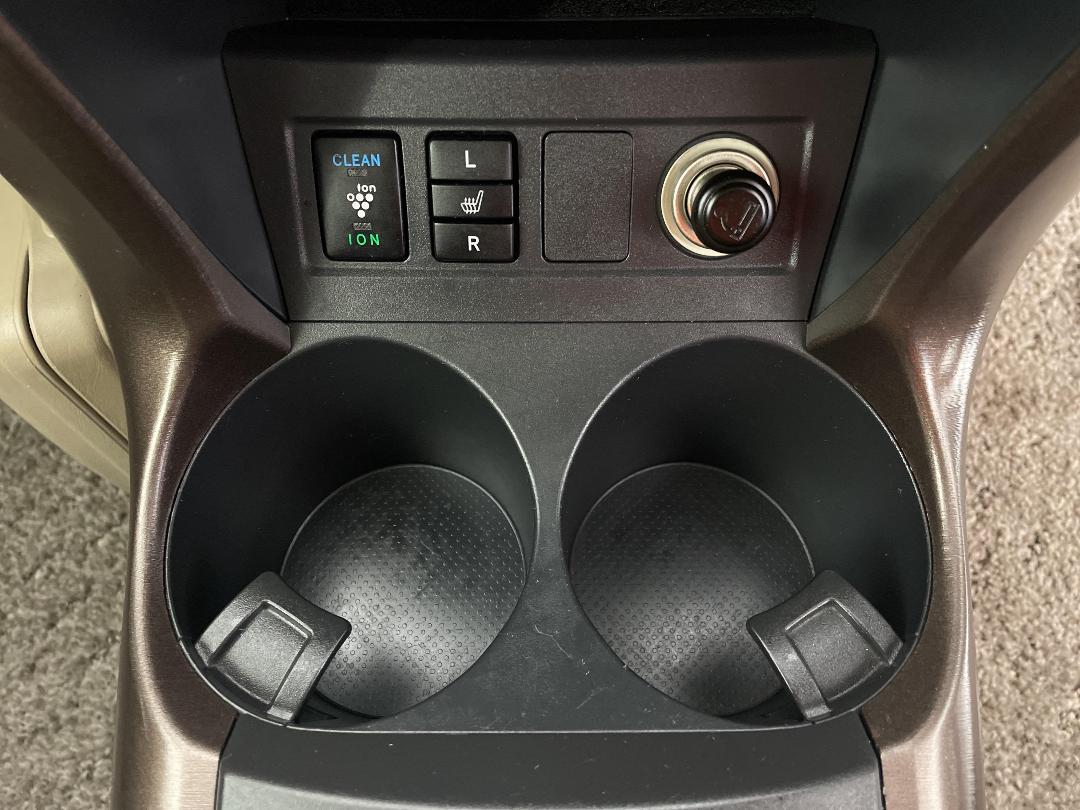 Photo '28' of Toyota Vanguard